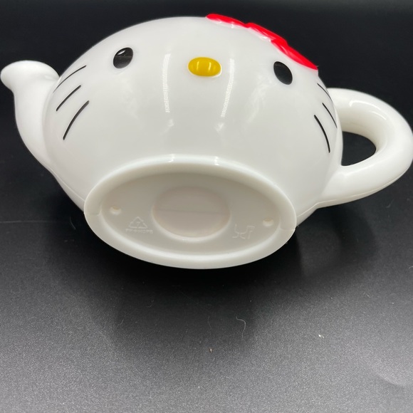 Hello kitty 4 inch play teacup Collectible Toy - Picture 5 of 6